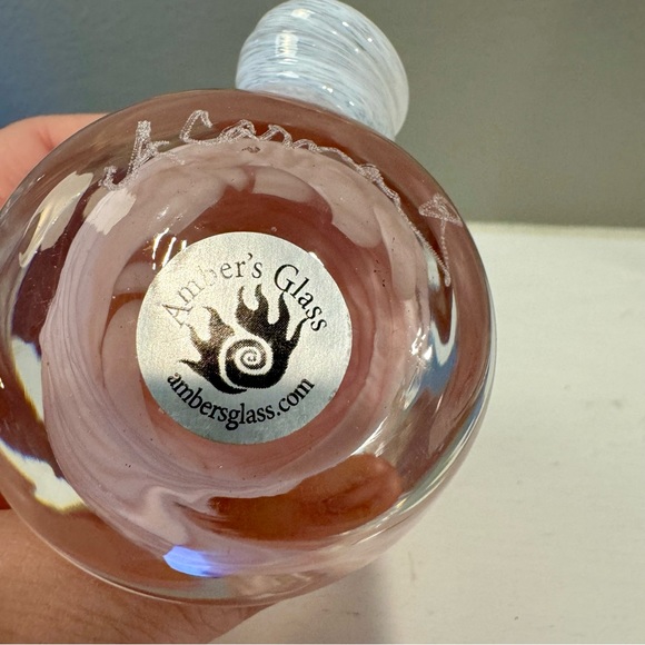 Handblown one of a kind glass bunny rabbit with pale pink swirl glass design - Picture 8 of 10